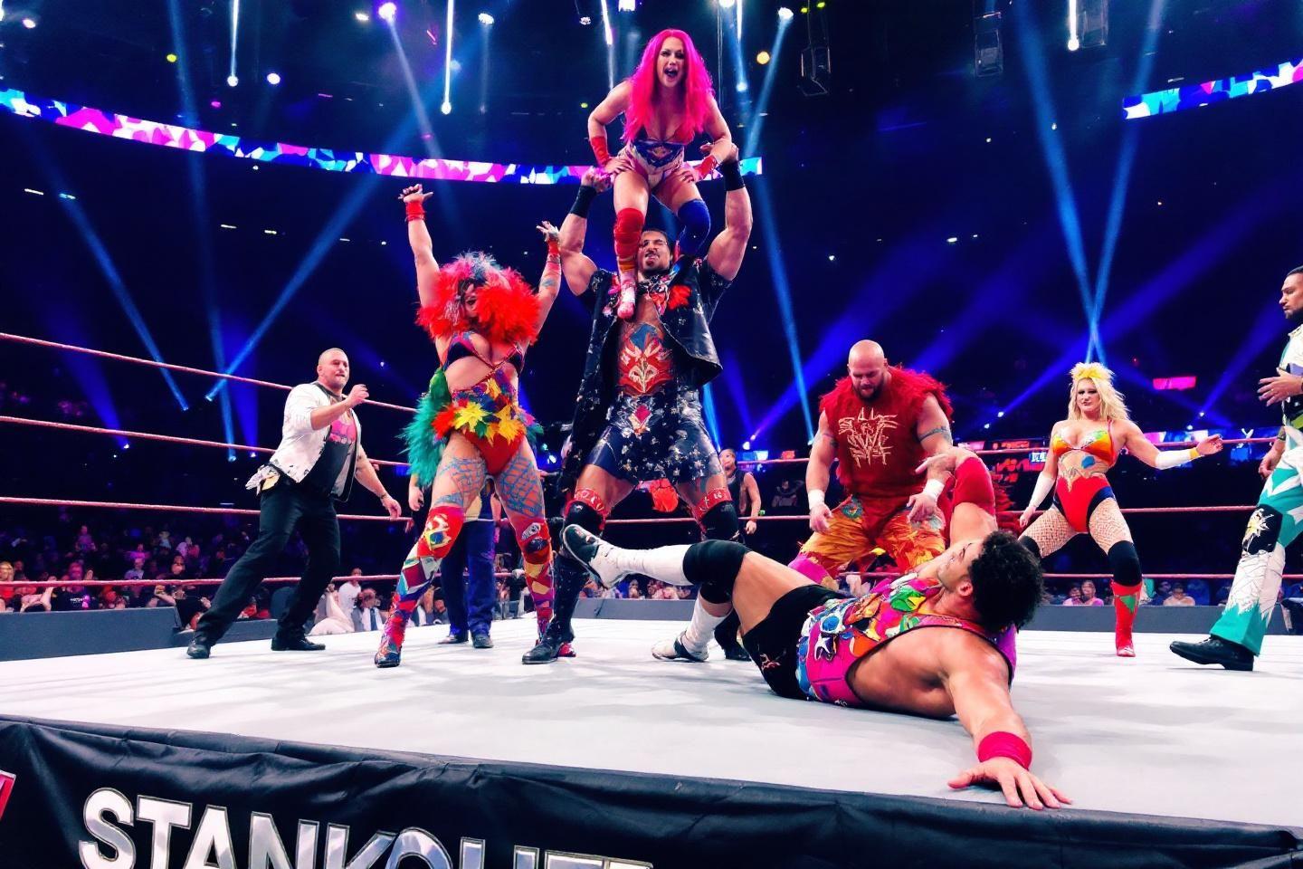 Liste complète des catcheurs et catcheuses de la WWE