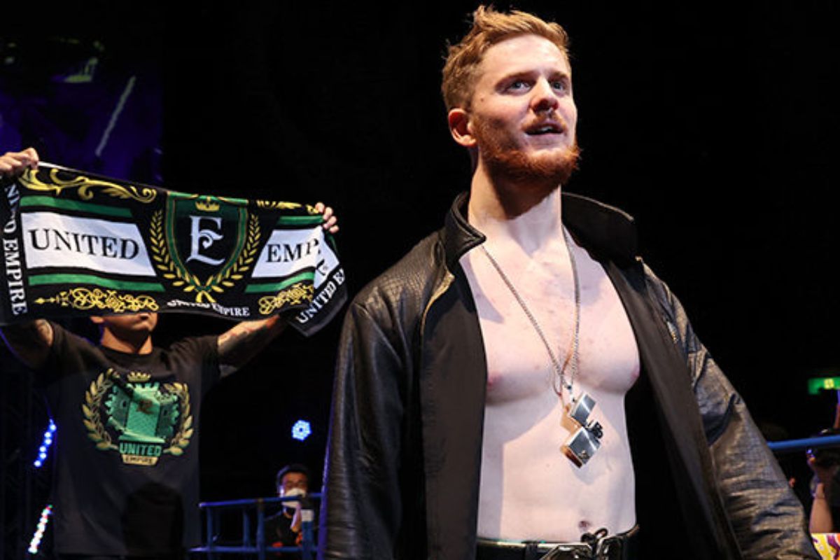 NJPW annonce que Francesco Akira est blessé au genou et manquera l'événement du 21 mai !