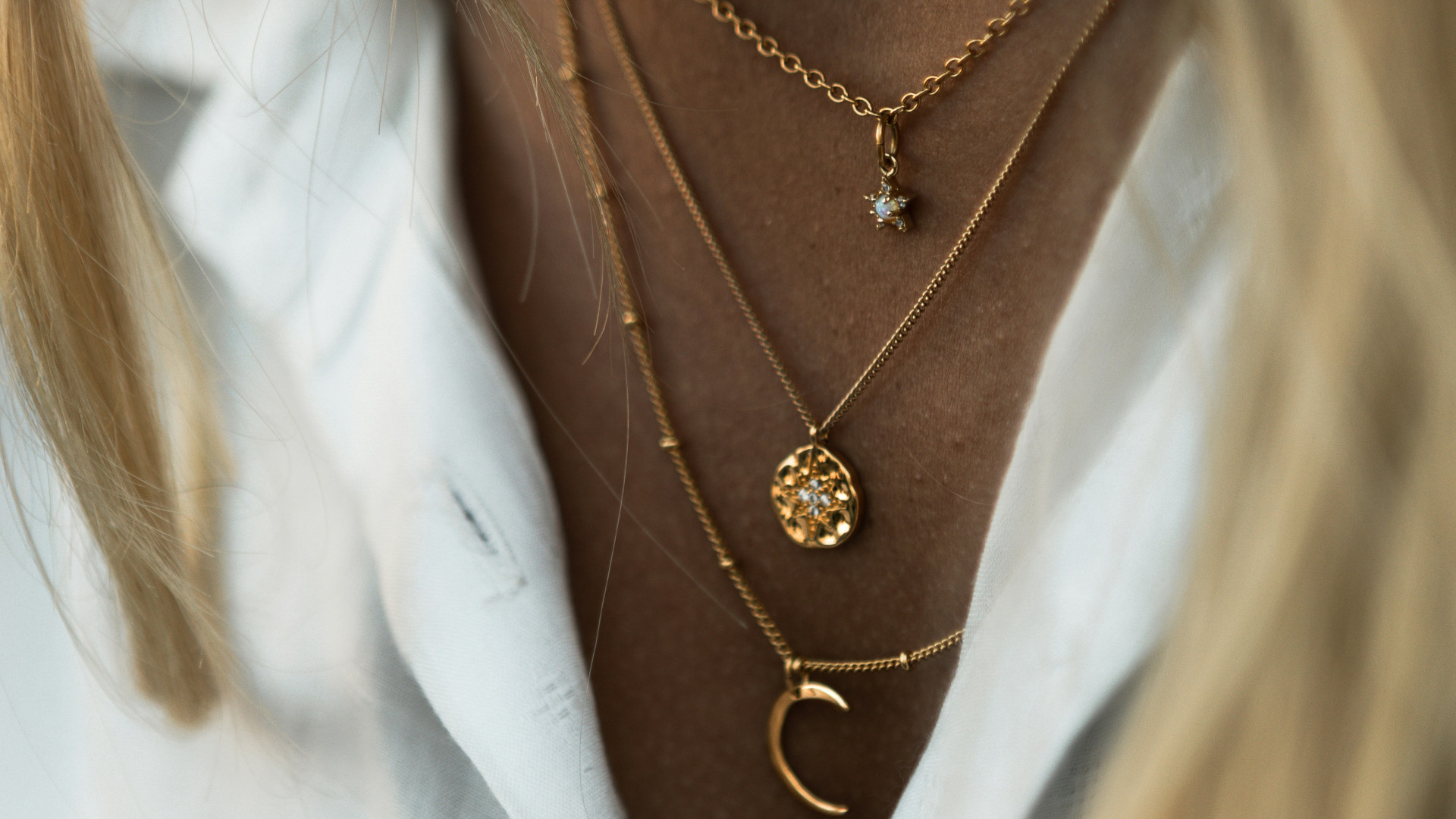 Quelles sont les significations des pendentifs que l'on offre à une femme ?