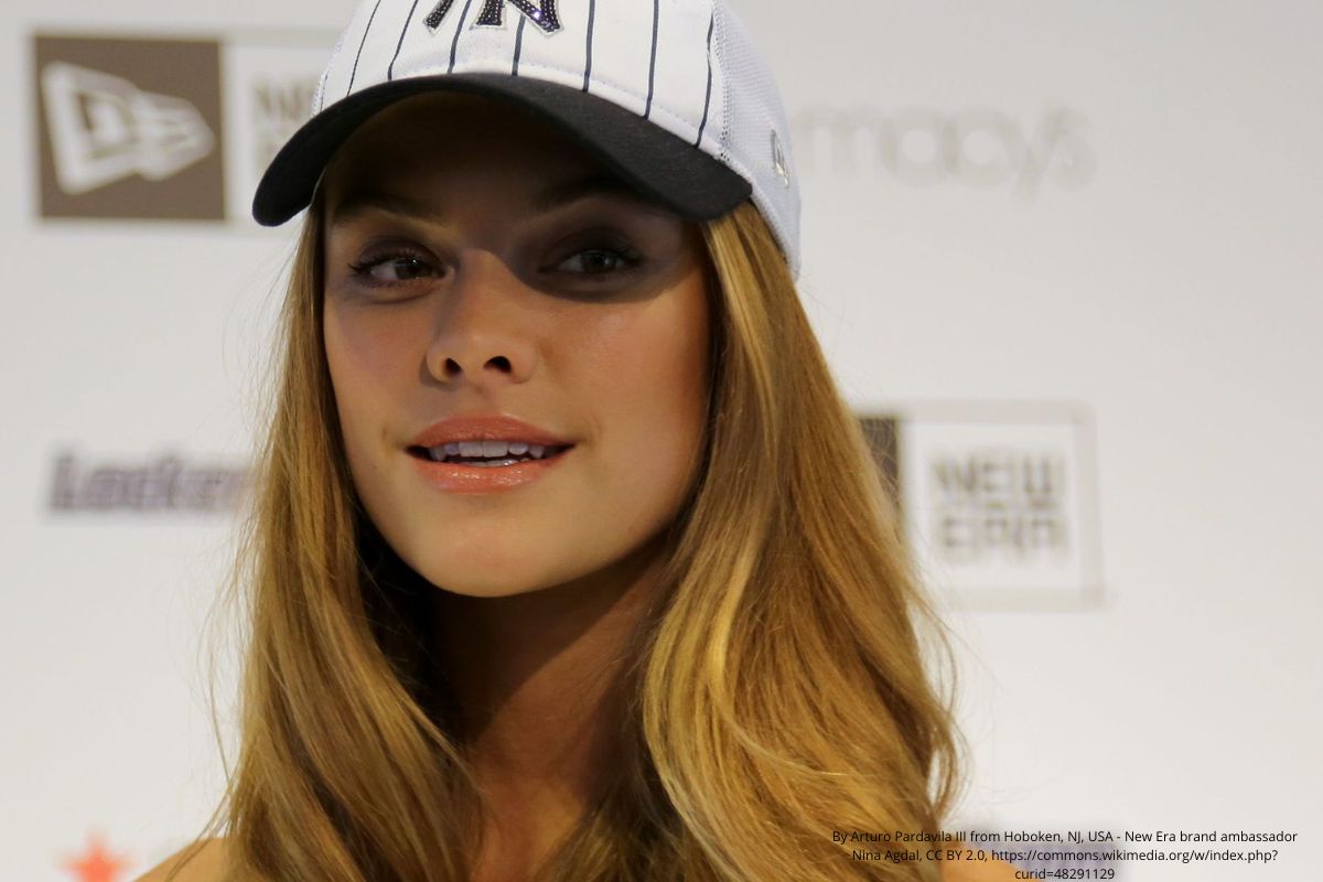 Qui est Nina Agdal, lka compagne de Logan Paul?  Âge et métier de Nina Agdal.